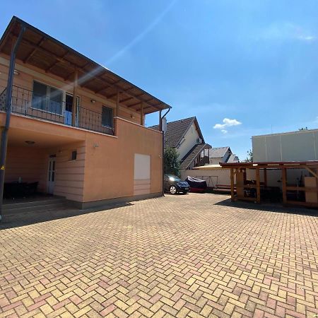 Gabi Lux Apartman Apartment Hajduszoboszlo Ngoại thất bức ảnh