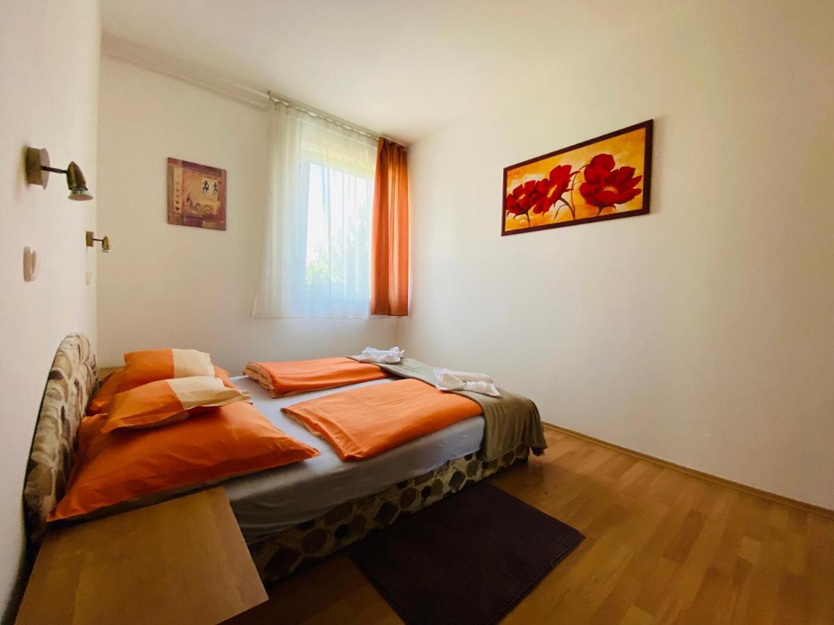 Gabi Lux Apartman Apartment Hajduszoboszlo Ngoại thất bức ảnh
