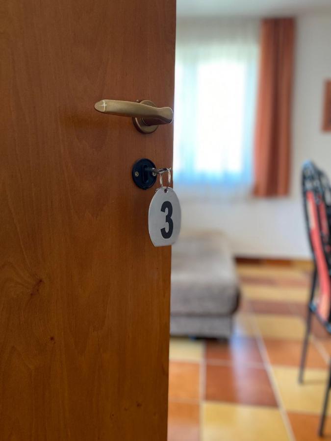 Gabi Lux Apartman Apartment Hajduszoboszlo Ngoại thất bức ảnh