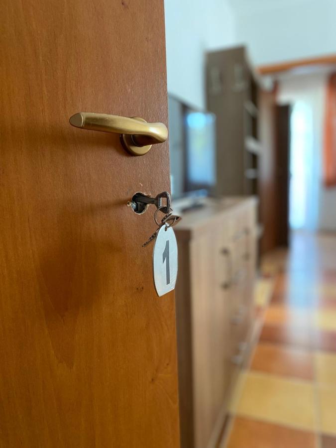 Gabi Lux Apartman Apartment Hajduszoboszlo Ngoại thất bức ảnh